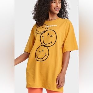 Smiley Tee NWT Item#30